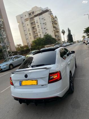 סקודה אוקטביה RS (2018)