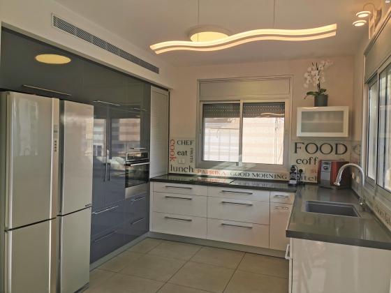 טשרניחובסקי 15 (מרכז)