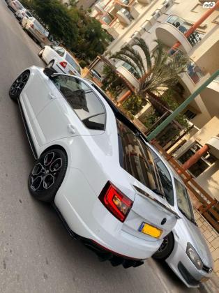 סקודה אוקטביה RS (2018)