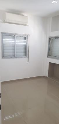 ניסנבוים 12 (יזרעאליה)