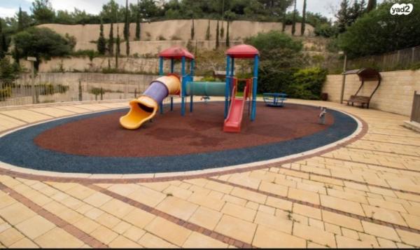 יגאל אלון 39 (סביוני הכרמל)