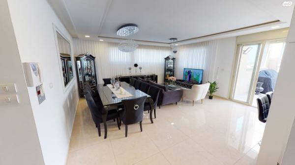 יעקב פיכמן 11 (שדרת המגדלים ח-501)