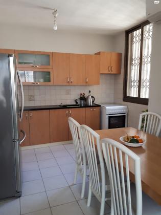 בן ציון ישראלי 7 (נאות רחל)