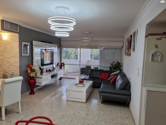 לוי אשכול 31 (נאות שקד)