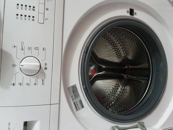 מכונת כביסה של חברת Crown