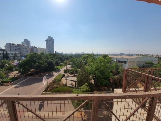 החלמונית 20 (קרית ראשון;קריית כרמים)