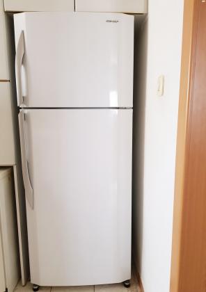 מקרר שארפ לבן דגם SJ