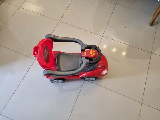 בימבה אדומה עם מוט נשלף