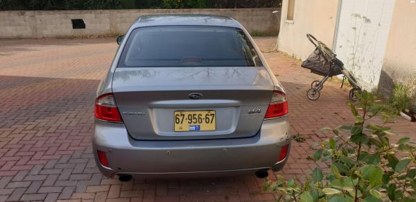 סובארו B4 (2008)