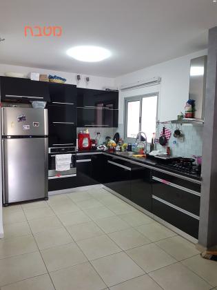 אברהם בלסברג 10 (מצפה ברנע)