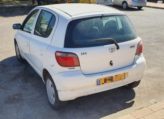 טויוטה יאריס (2003)