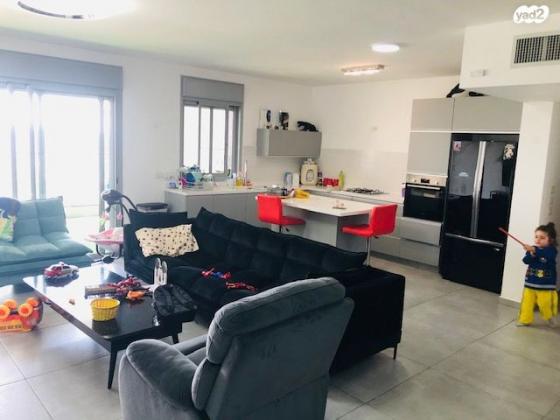 השקד 8 (רמת אילן)