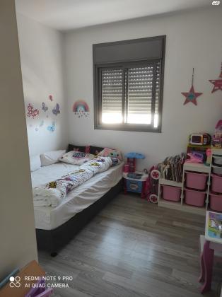 אהוד מנור 4 (תלמי מנשה הצעירה)