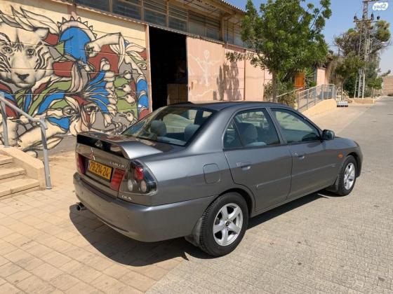 מיצובישי לנסר קלאסיק (2000)