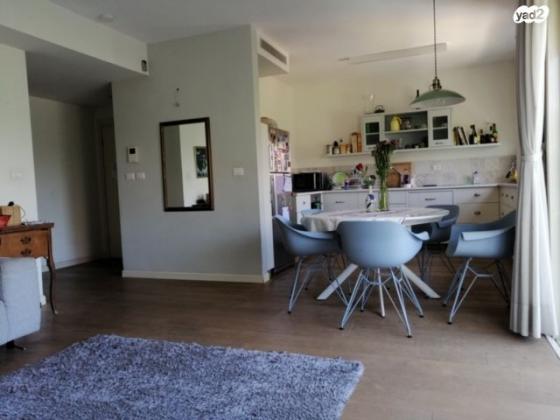 הראשונים 5 (הדר)