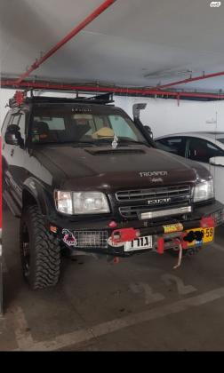 איסוזו טרופר ארוך (2004)