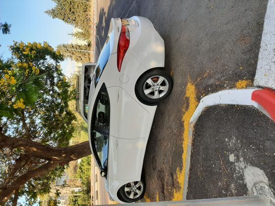 יונדאי i35 (2012)