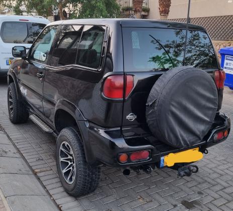 ניסאן טראנו קצר (2002)