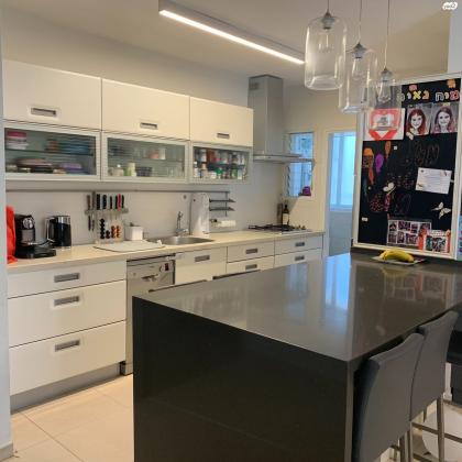 יונה צבי פיינשטיין 9 (מישור הנוף)