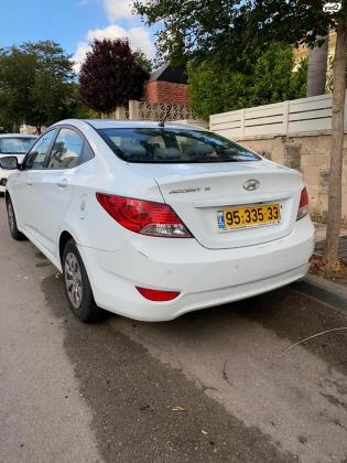 יונדאי i25 (2015)