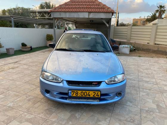 מיצובישי קולט (2000)