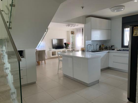 הרב ישעיהו משורר 16 (הדר גנים;גני הדר)