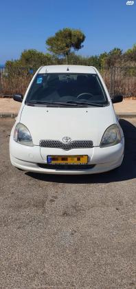 טויוטה יאריס (2003)