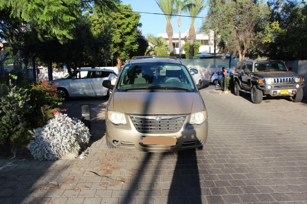 קרייזלר טאון קאנטרי (2005)