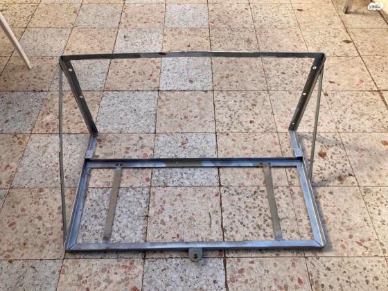 תושבת / מתלה למנוע של