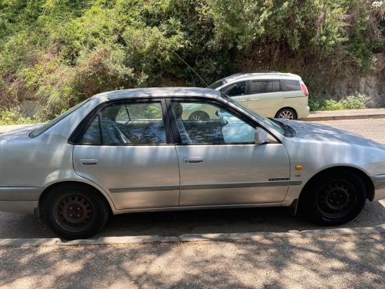 טויוטה קורולה (2000)