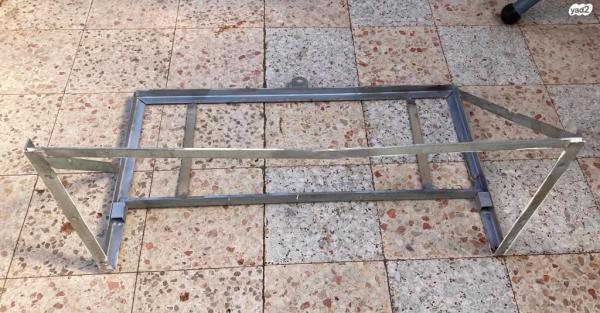 תושבת / מתלה למנוע של