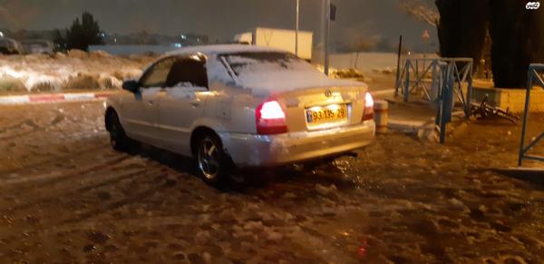 מאזדה 323 לאנטיס (2001)