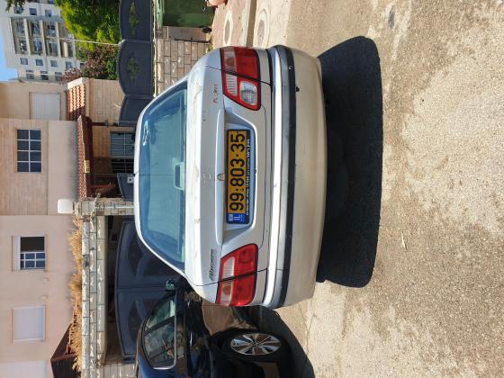 ניסאן אלמרה (2002)