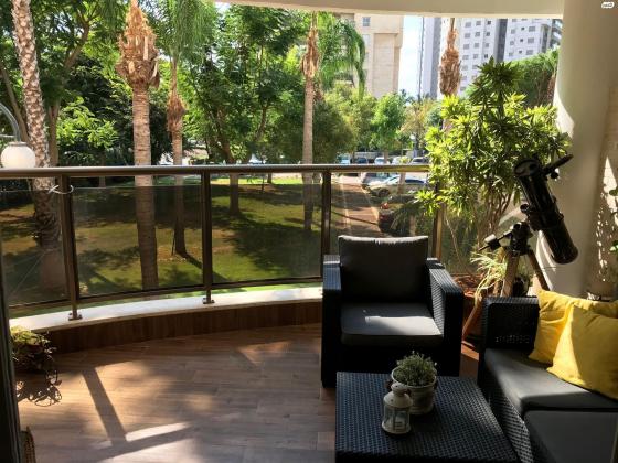 מנחם בגין 29 (מוצקין הצעירה ונווה גנים)