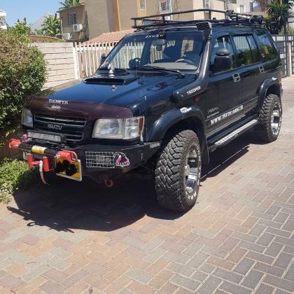 איסוזו טרופר ארוך (2004)