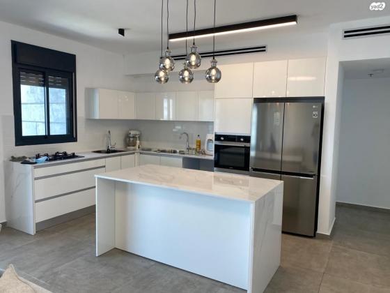 הרב ישעיהו משורר 21 (הדר גנים;גני הדר)