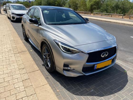 אינפיניטי Q30 (2018)