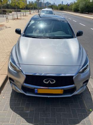 אינפיניטי Q30 (2018)