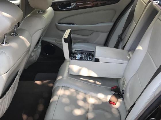 יגואר XJ8 (2005)