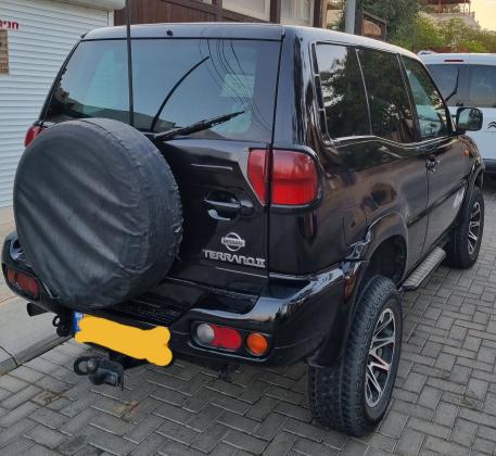 ניסאן טראנו קצר (2002)