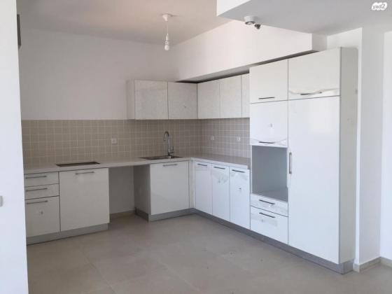 השונית 10 (השכונה הירוקה)