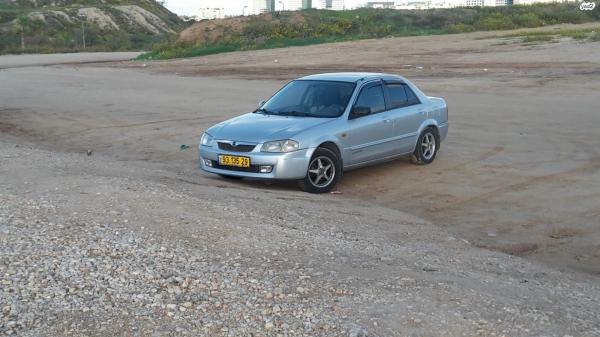 מאזדה 323 לאנטיס (2001)