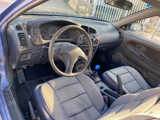 מיצובישי קולט (2000)