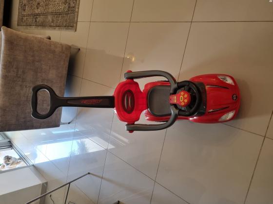 בימבה אדומה עם מוט נשלף