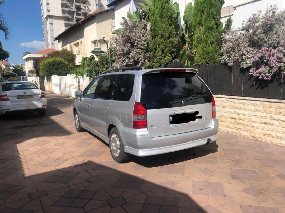 מיצובישי ספייס וואגן (2003)