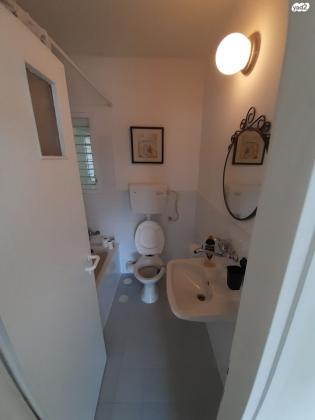 אדמונית 17 (גני אביב)