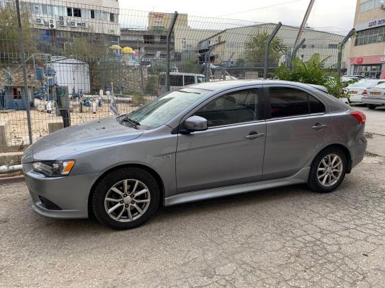 מיצובישי לנסר ספורטבק (2015)