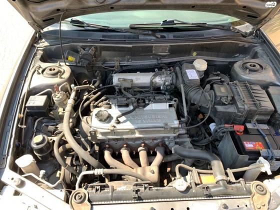 מיצובישי לנסר קלאסיק (2000)