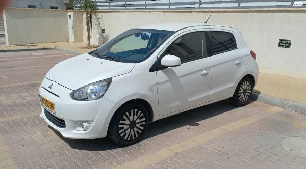 מיצובישי ספייס סטאר (2015)