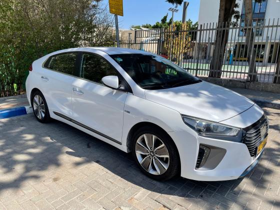 יונדאי איוניק (2017)